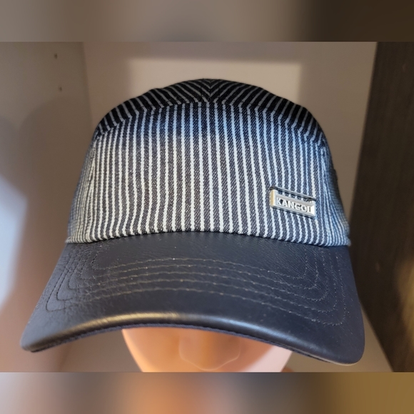 BNWT Kangol 4 Panel Adjustable Hat - Picture 6 of 7